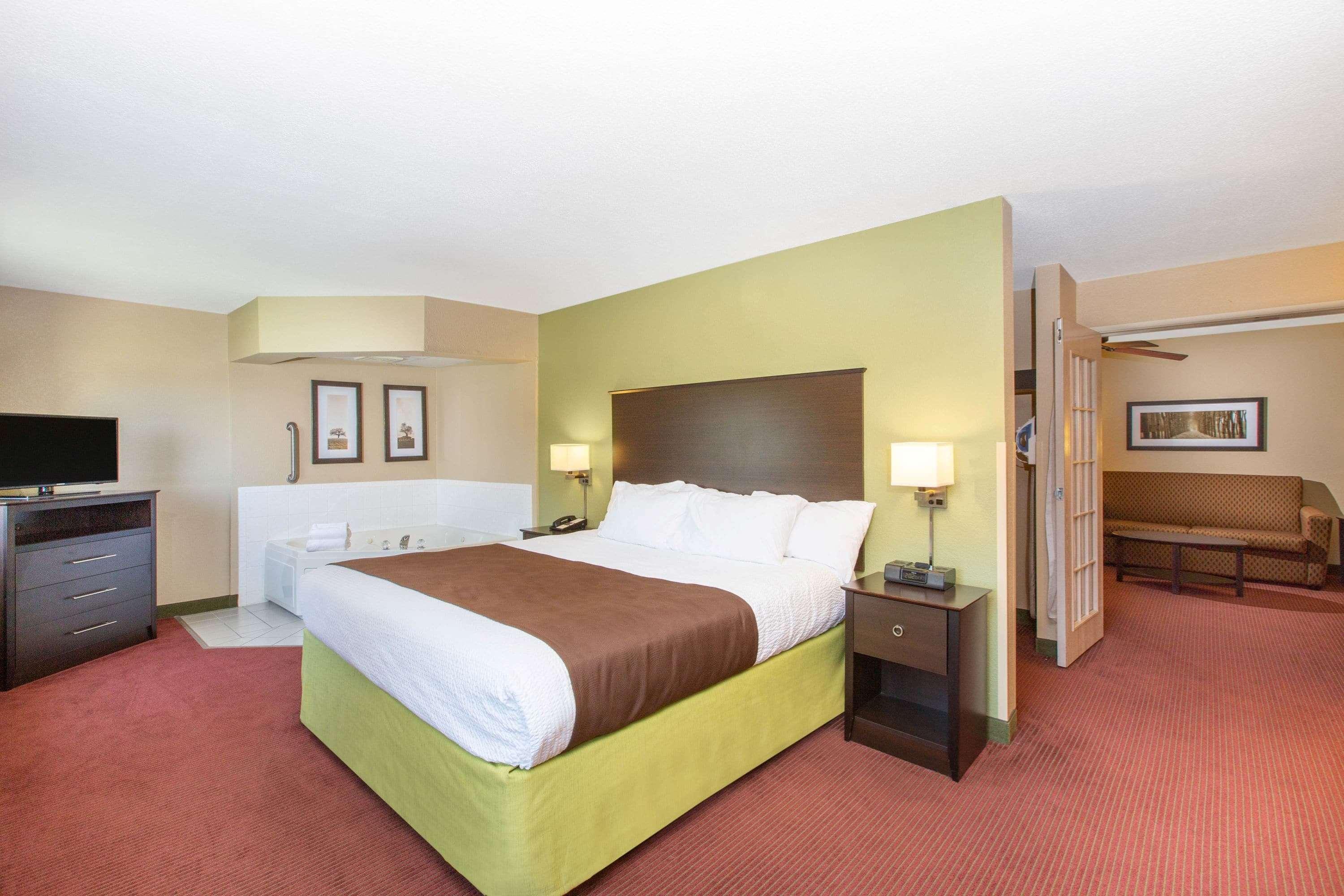 AmericInn by Wyndham Okoboji Zewnętrze zdjęcie