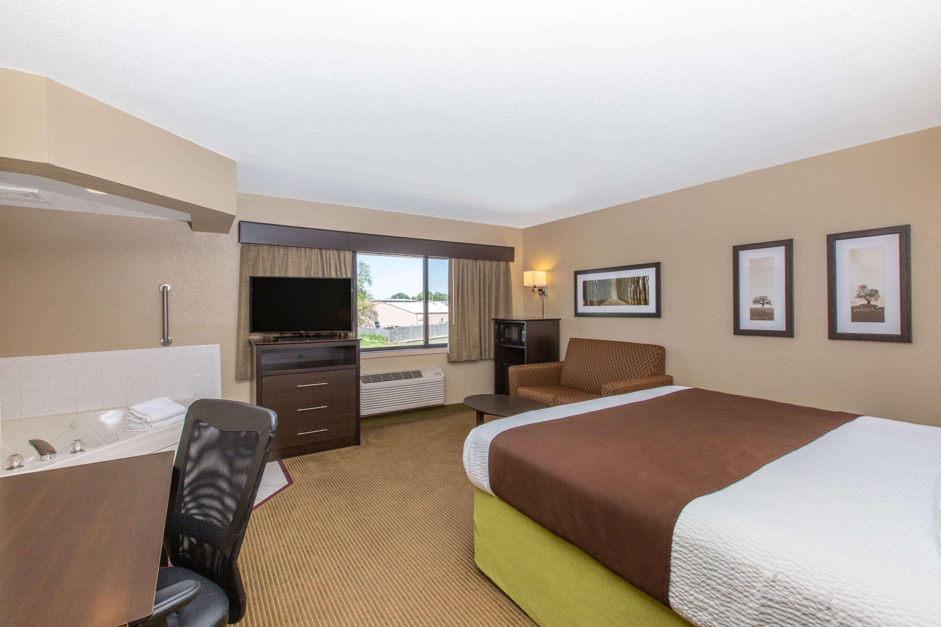 AmericInn by Wyndham Okoboji Zewnętrze zdjęcie