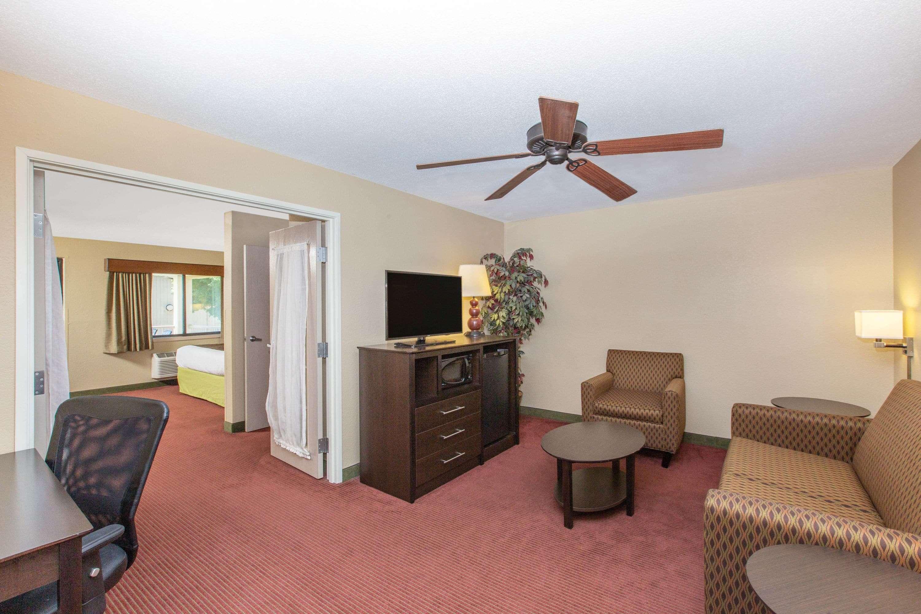 AmericInn by Wyndham Okoboji Zewnętrze zdjęcie