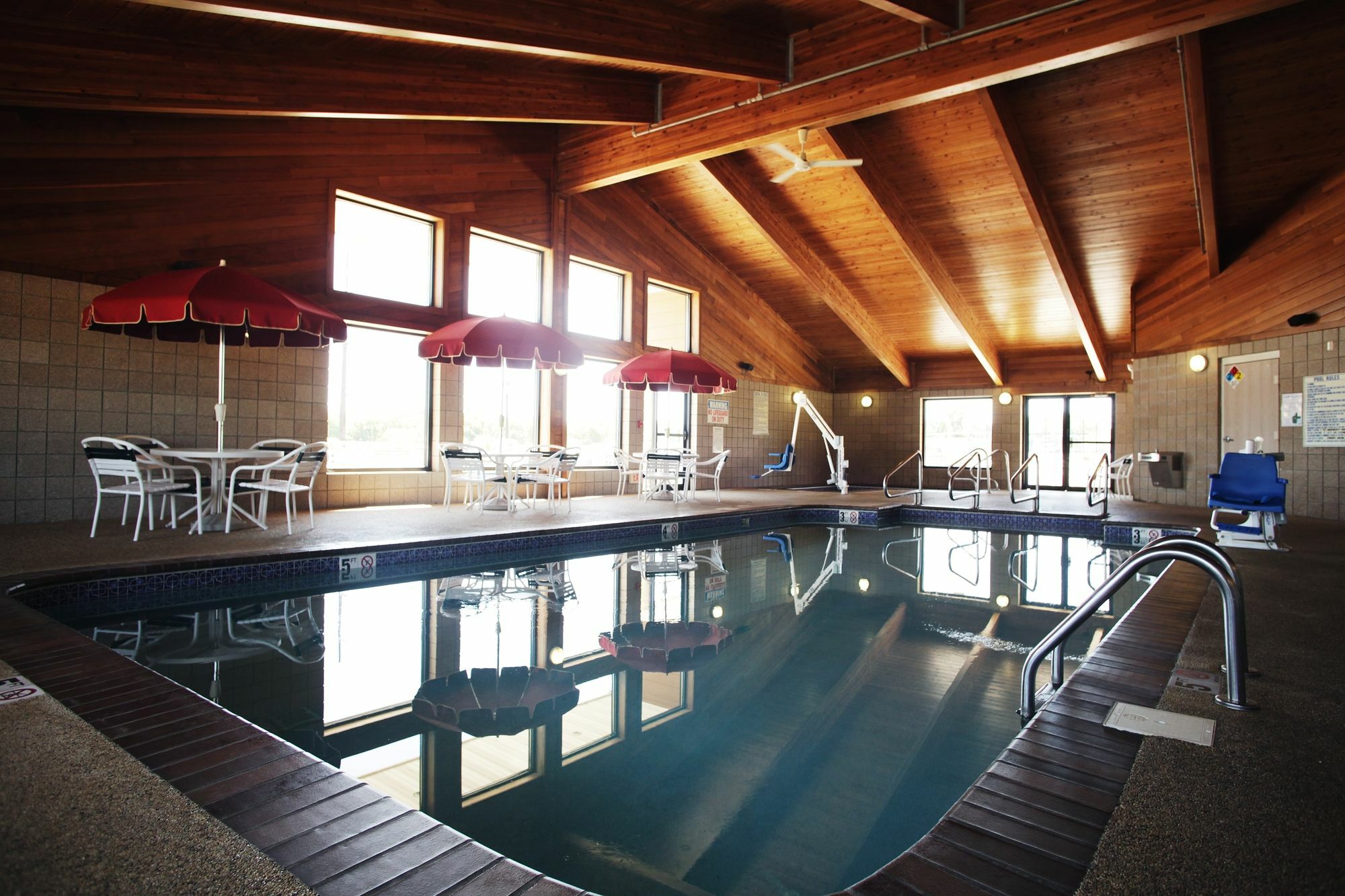 AmericInn by Wyndham Okoboji Zewnętrze zdjęcie