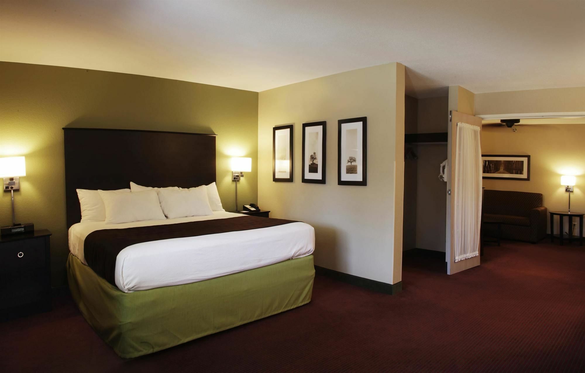 AmericInn by Wyndham Okoboji Zewnętrze zdjęcie