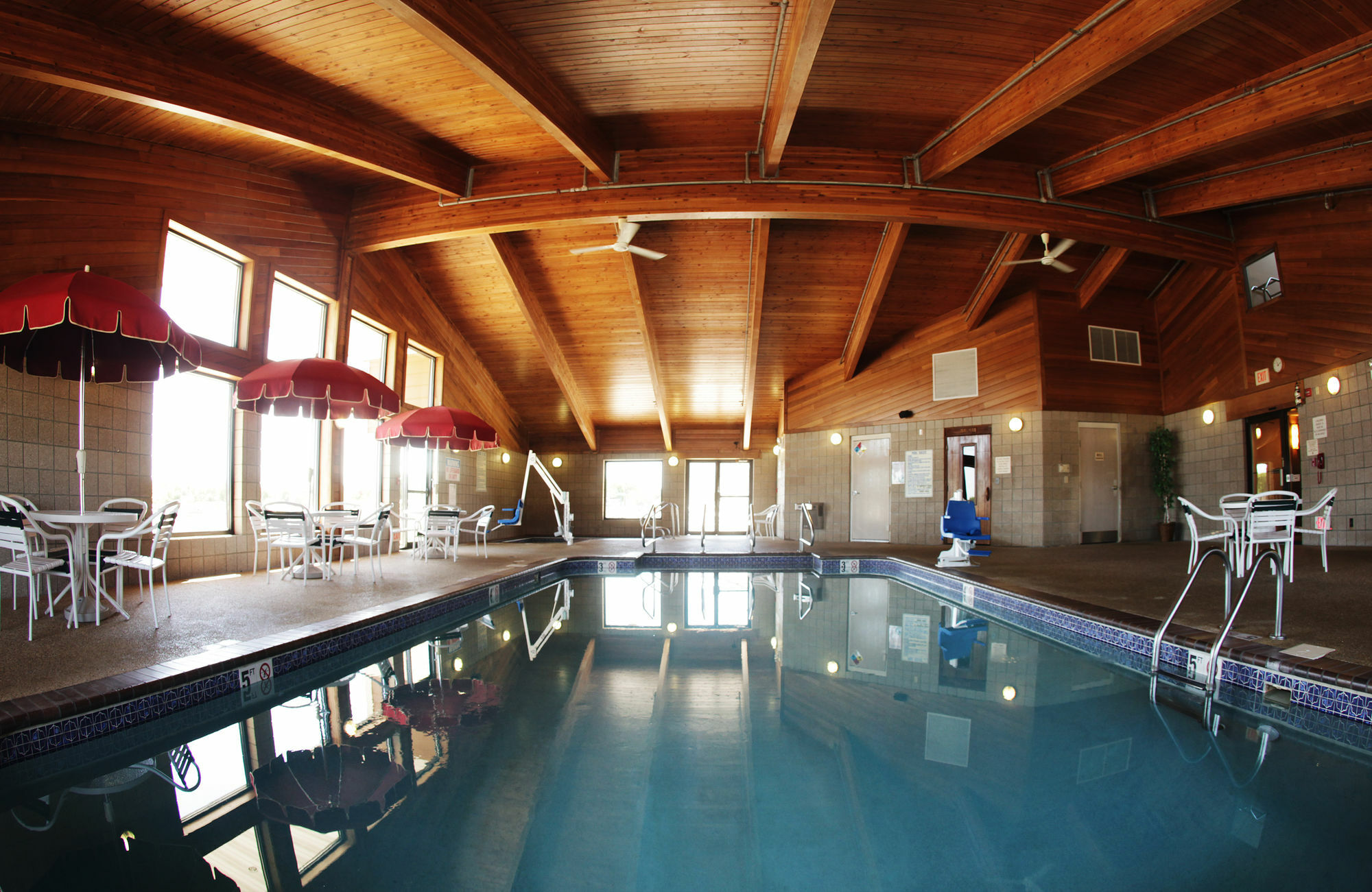 AmericInn by Wyndham Okoboji Zewnętrze zdjęcie