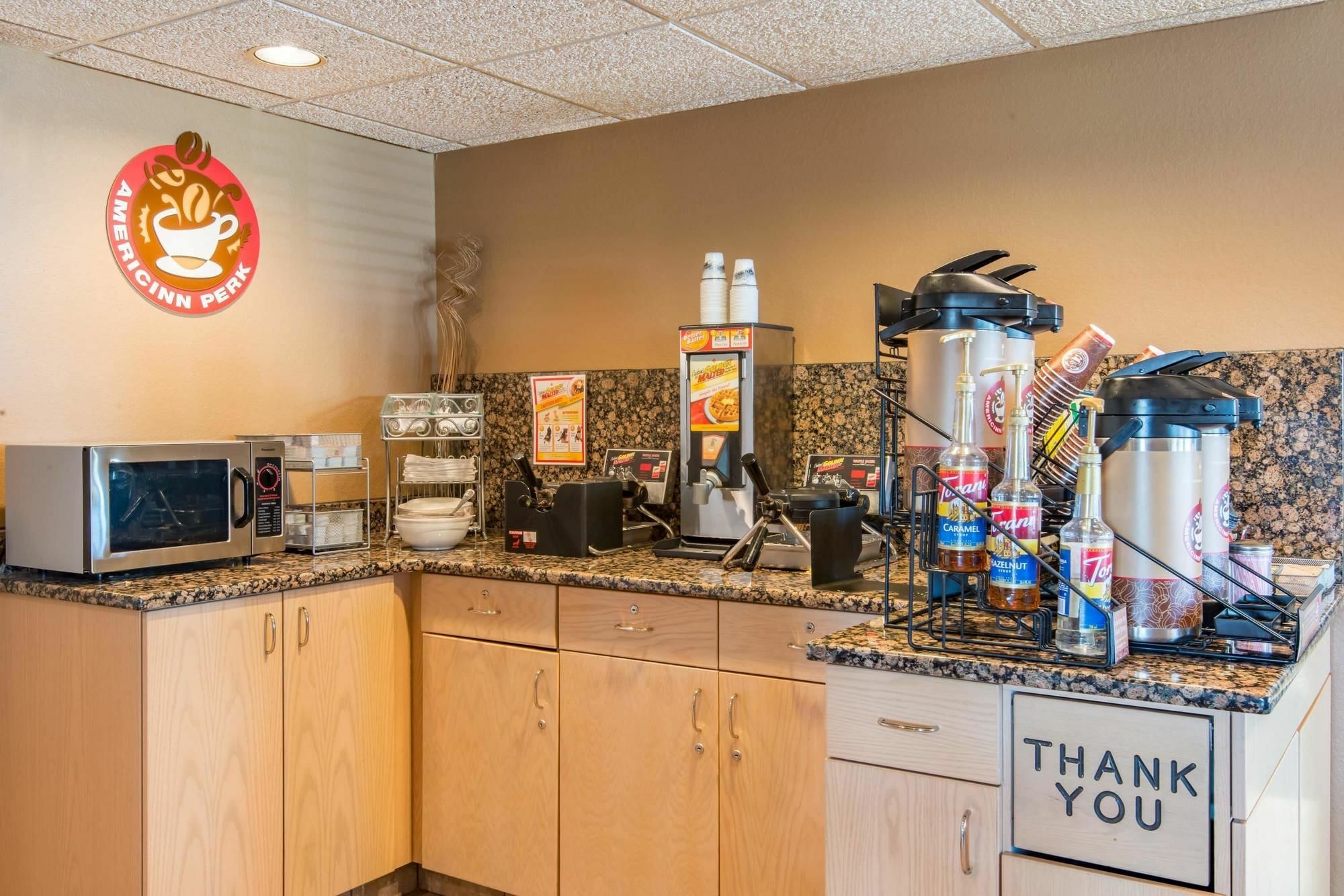 AmericInn by Wyndham Okoboji Zewnętrze zdjęcie